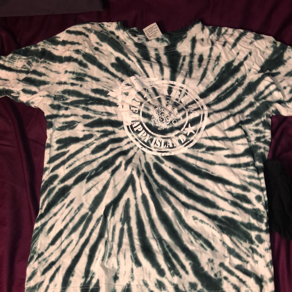 Tie dye shirt sleeve